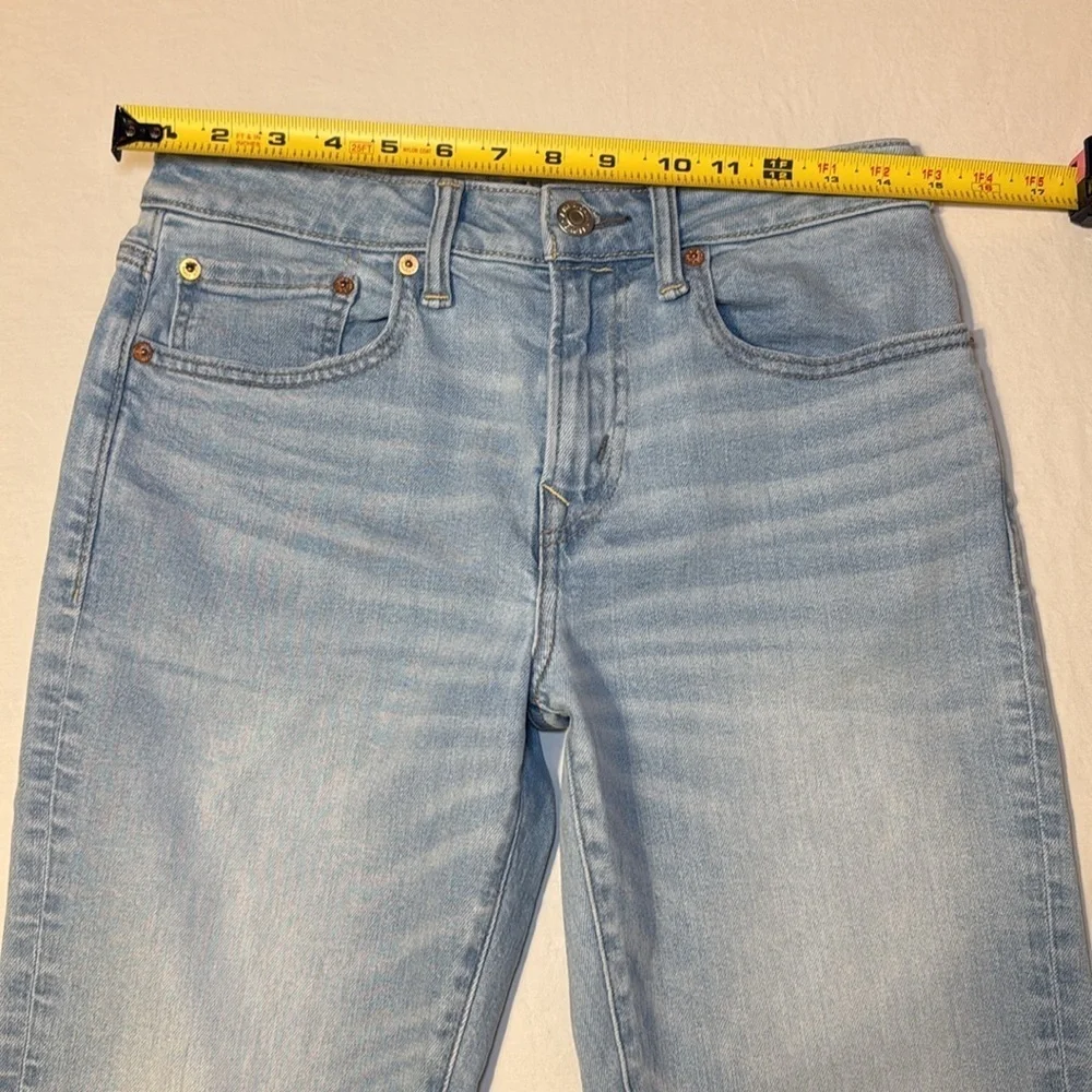 American Eagle Outfitters Men's Athletic Fit Light Wash Jeans Size 28x32 NWOT